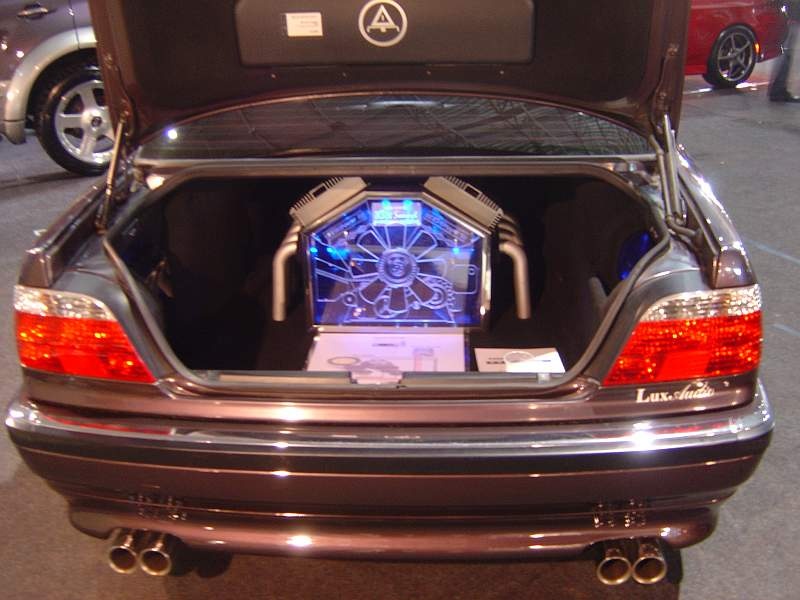 bmw e38 subwoofer